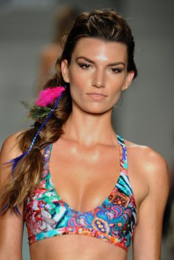 Luli Fama bahar yaz 2017 pist göster