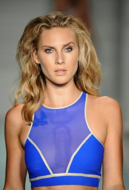 Luli Fama bahar yaz 2017 pist göster