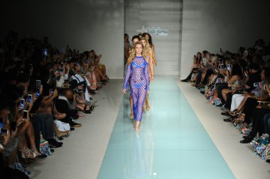 Luli Fama bahar yaz 2017 pist göster