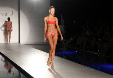 Keva J bahar yaz 2017 pist göster