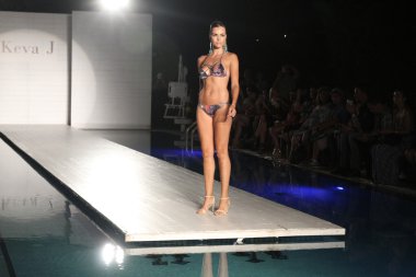 Keva J bahar yaz 2017 pist göster