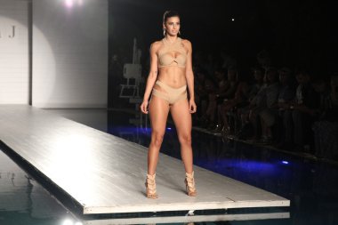 Keva J bahar yaz 2017 pist göster