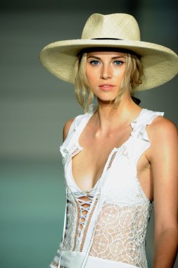  Aşk ve limon bahar yaz 2017 pist Show için 