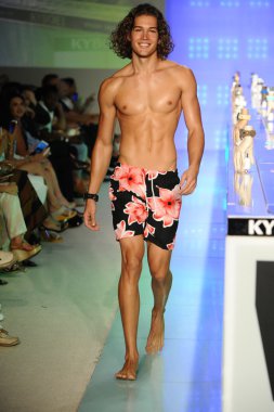 Kyboe aksesuar gösterisi