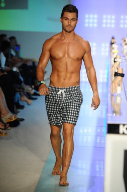 Kyboe aksesuar gösterisi