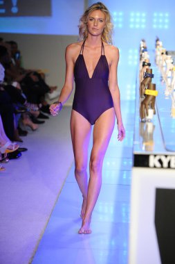 Kyboe aksesuar gösterisi