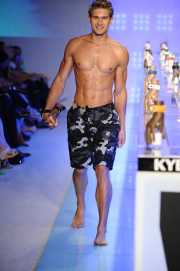 Kyboe aksesuar gösterisi