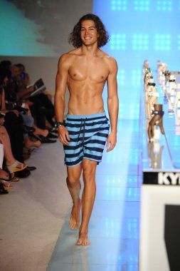 Kyboe aksesuar gösterisi