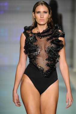 Rocky Gathercole pist Show