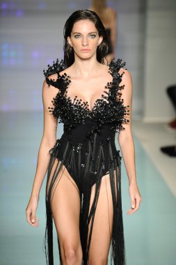 Rocky Gathercole pist Show