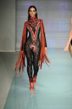 Rocky Gathercole pist Show