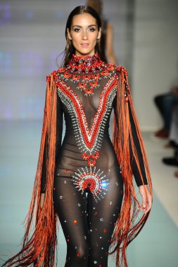 Rocky Gathercole pist Show