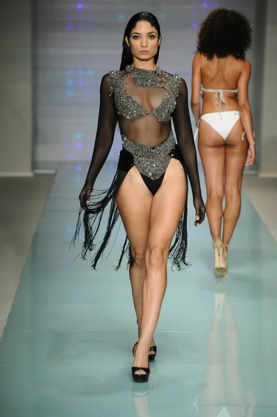 Rocky Gathercole Runway Show — Stock Photo, Image