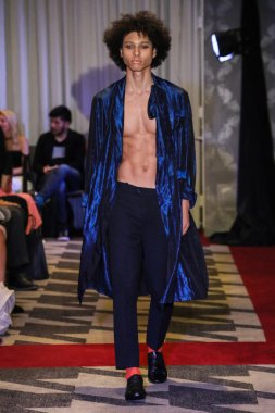 Victor De Souza defile