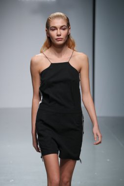 Toutiao X Acfn defilesi