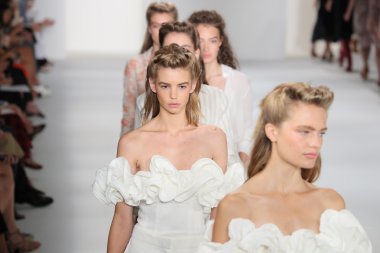 Brock koleksiyonu moda defilesi 