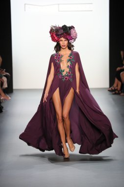 Michael Costello moda gösterisi sırasında New York Moda Haftası