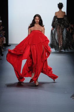 Michael Costello moda gösterisi sırasında New York Moda Haftası