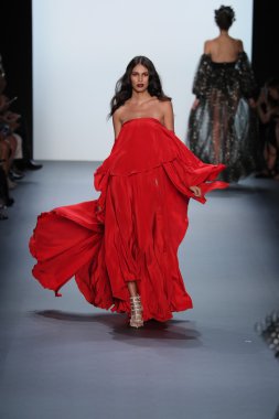 Michael Costello moda gösterisi sırasında New York Moda Haftası