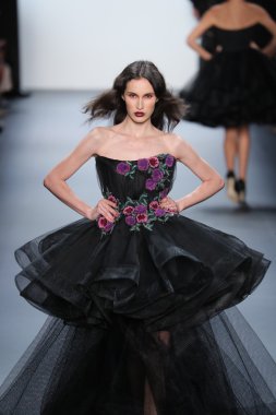 Michael Costello moda gösterisi sırasında New York Moda Haftası