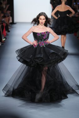Michael Costello moda gösterisi sırasında New York Moda Haftası