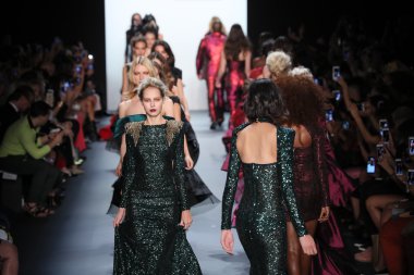Michael Costello moda gösterisi sırasında New York Moda Haftası