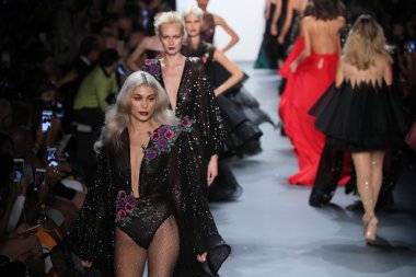 Michael Costello moda gösterisi sırasında New York Moda Haftası