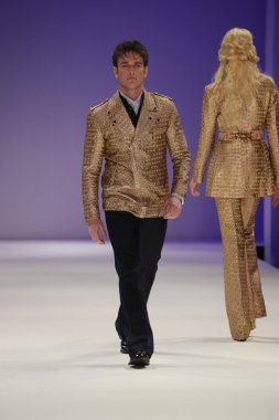 Malan Breton moda gösterisi sırasında New York Moda Haftası