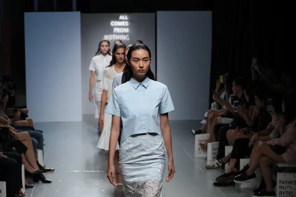 Toutiao X Acfn modeshow — Stockfoto