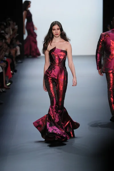 Pokaz mody Michael Costello podczas New York Fashion Week — Zdjęcie stockowe
