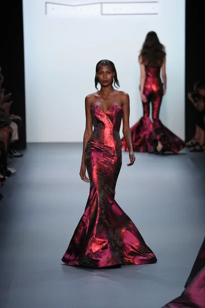 Desfile de moda de Michael Costello durante la Semana de la Moda de Nueva York — Foto de Stock