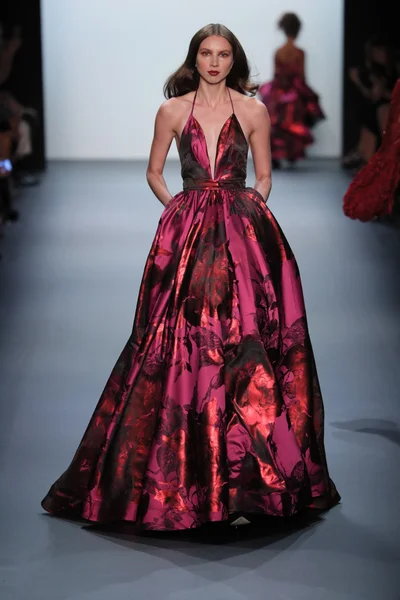 Michael Costello modevisning under New York Fashion Week — Stockfoto