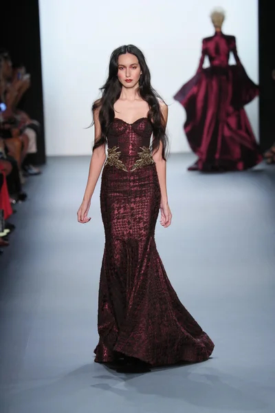 Michael costello modenschau während der new york fashion week — Stockfoto