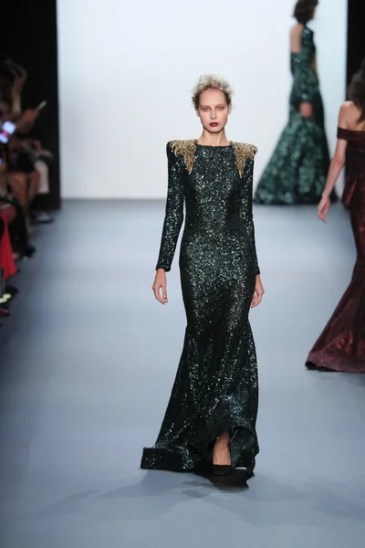 Desfile de moda de Michael Costello durante la Semana de la Moda de Nueva York —  Fotos de Stock