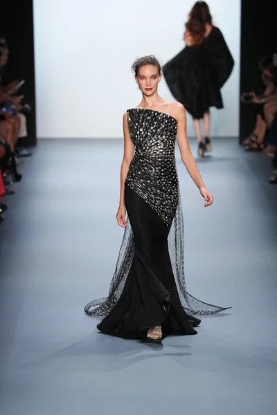 Michael Costello modevisning under New York Fashion Week — Stockfoto