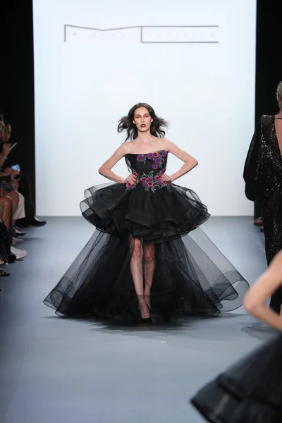 Michael Costello fashion show during New York Fashion Week — Stock Photo, Image