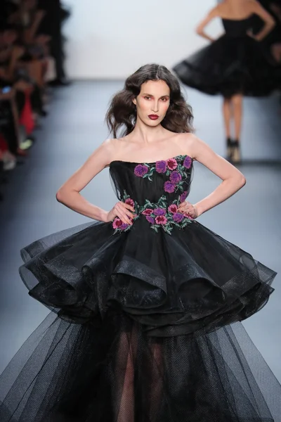 Michael Costello moda gösterisi sırasında New York Moda Haftası