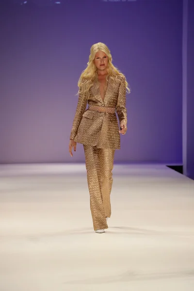 Malan Breton desfile de moda durante a New York Fashion Week — Fotografia de Stock