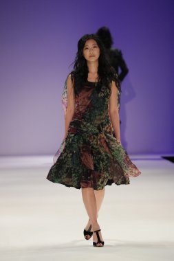 Malan Breton moda gösterisi sırasında New York Moda Haftası