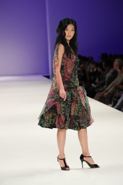 Malan Breton moda gösterisi sırasında New York Moda Haftası