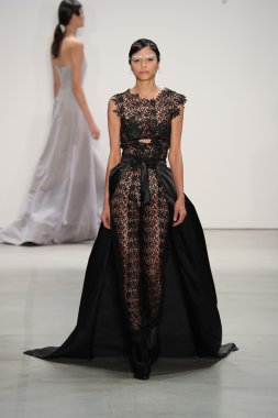 Lisa N. Hoang bahar 2017 New York Moda Haftası sırasında