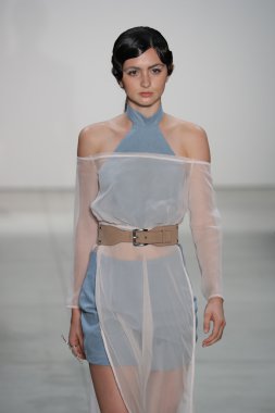 Lisa N. Hoang bahar 2017 New York Moda Haftası sırasında