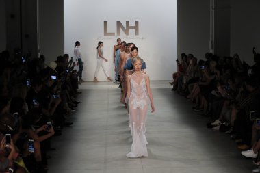 Lisa N. Hoang bahar 2017 New York Moda Haftası sırasında 
