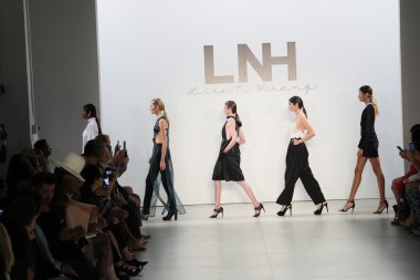 Lisa N. Hoang bahar 2017 New York Moda Haftası sırasında 