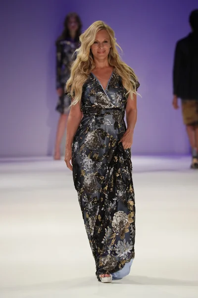 Malan breton fashion show während der new york fashion week — Stockfoto