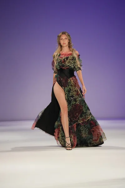 Malan breton fashion show während der new york fashion week — Stockfoto