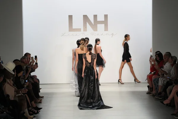 Lisa N. Hoang bahar 2017 New York Moda Haftası sırasında — Stok fotoğraf