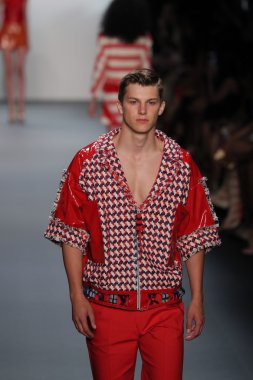 New York Moda Haftası sırasında Son Jung Wan Pist