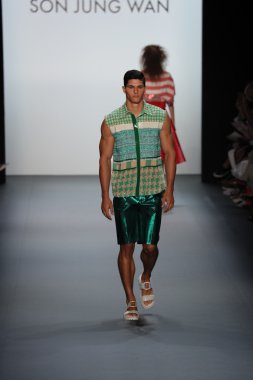 New York Moda Haftası sırasında Son Jung Wan Pist