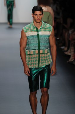 New York Moda Haftası sırasında Son Jung Wan Pist